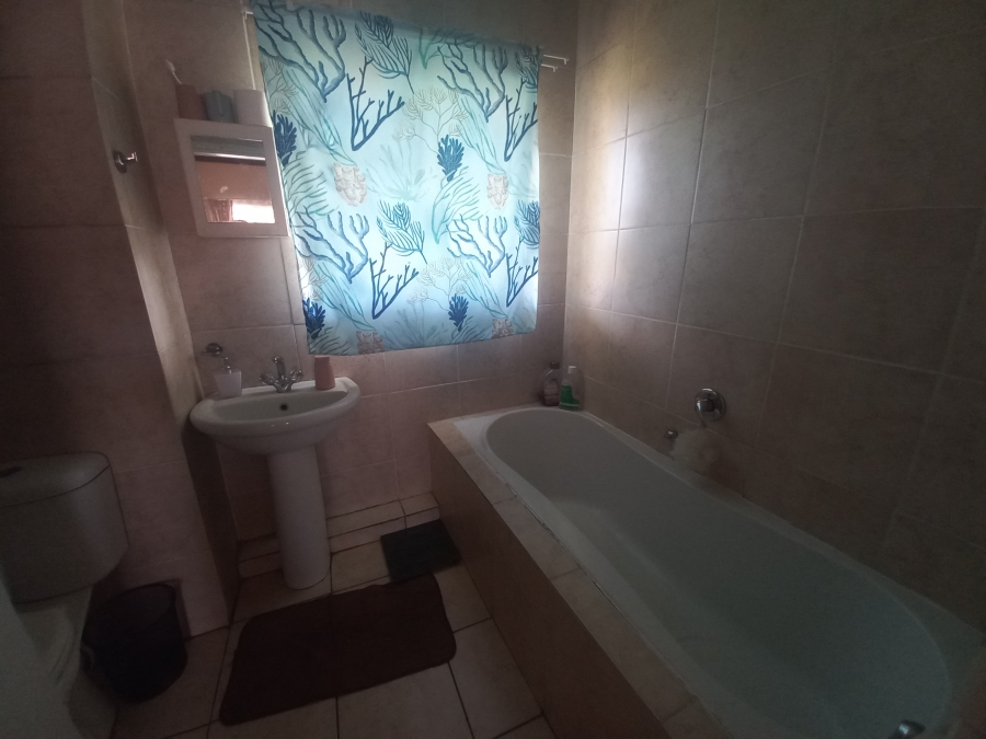 To Let 1 Bedroom Property for Rent in Oudorp North West